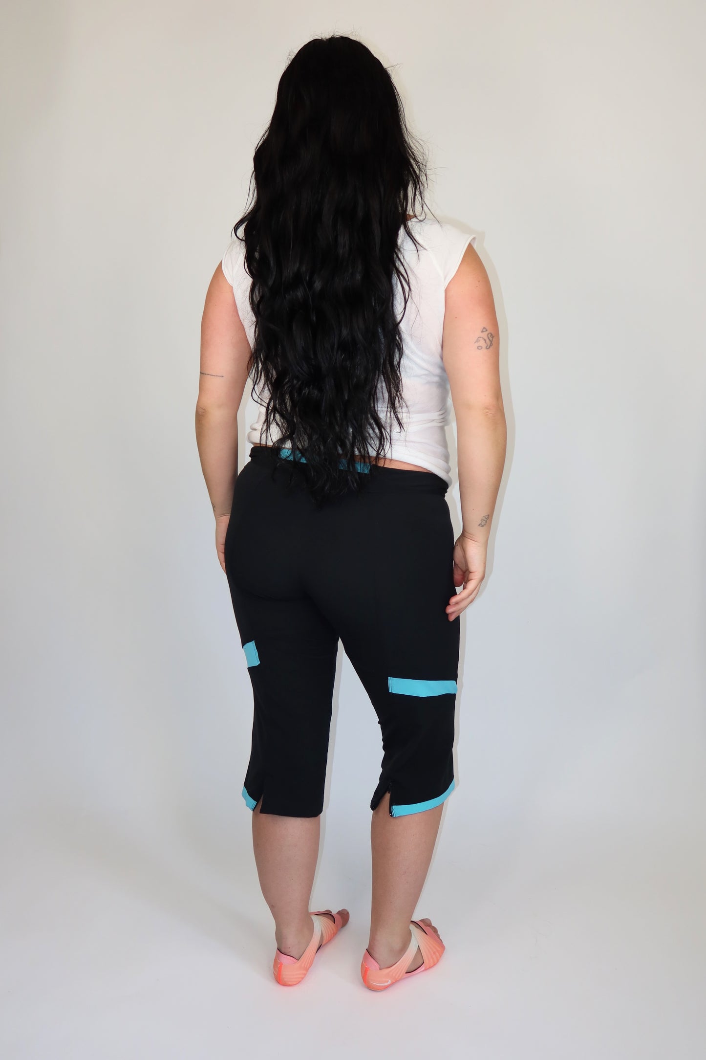 nike blue and black capri