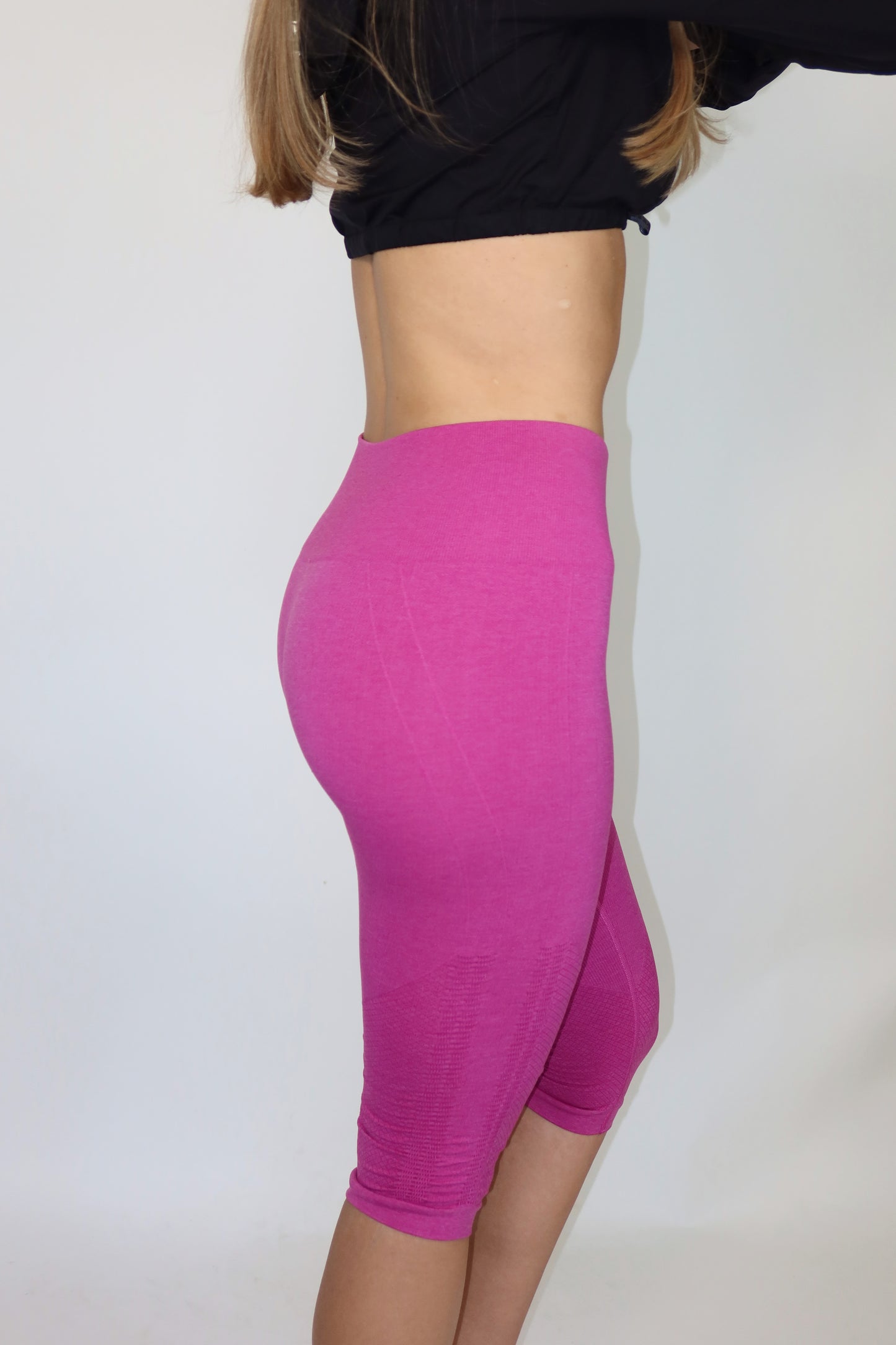 lululemon pink capri