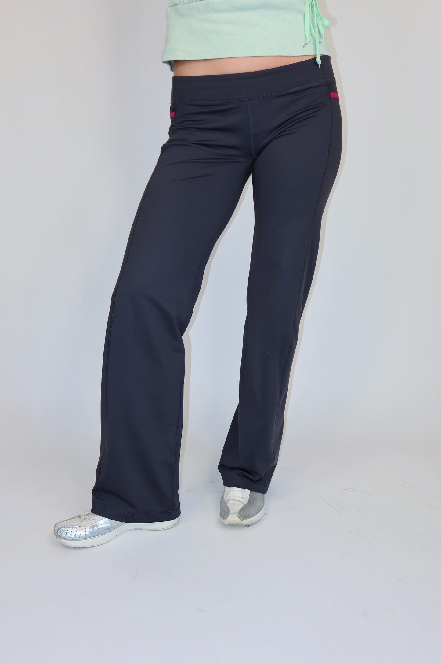 lululemon grey & pink low rise pant