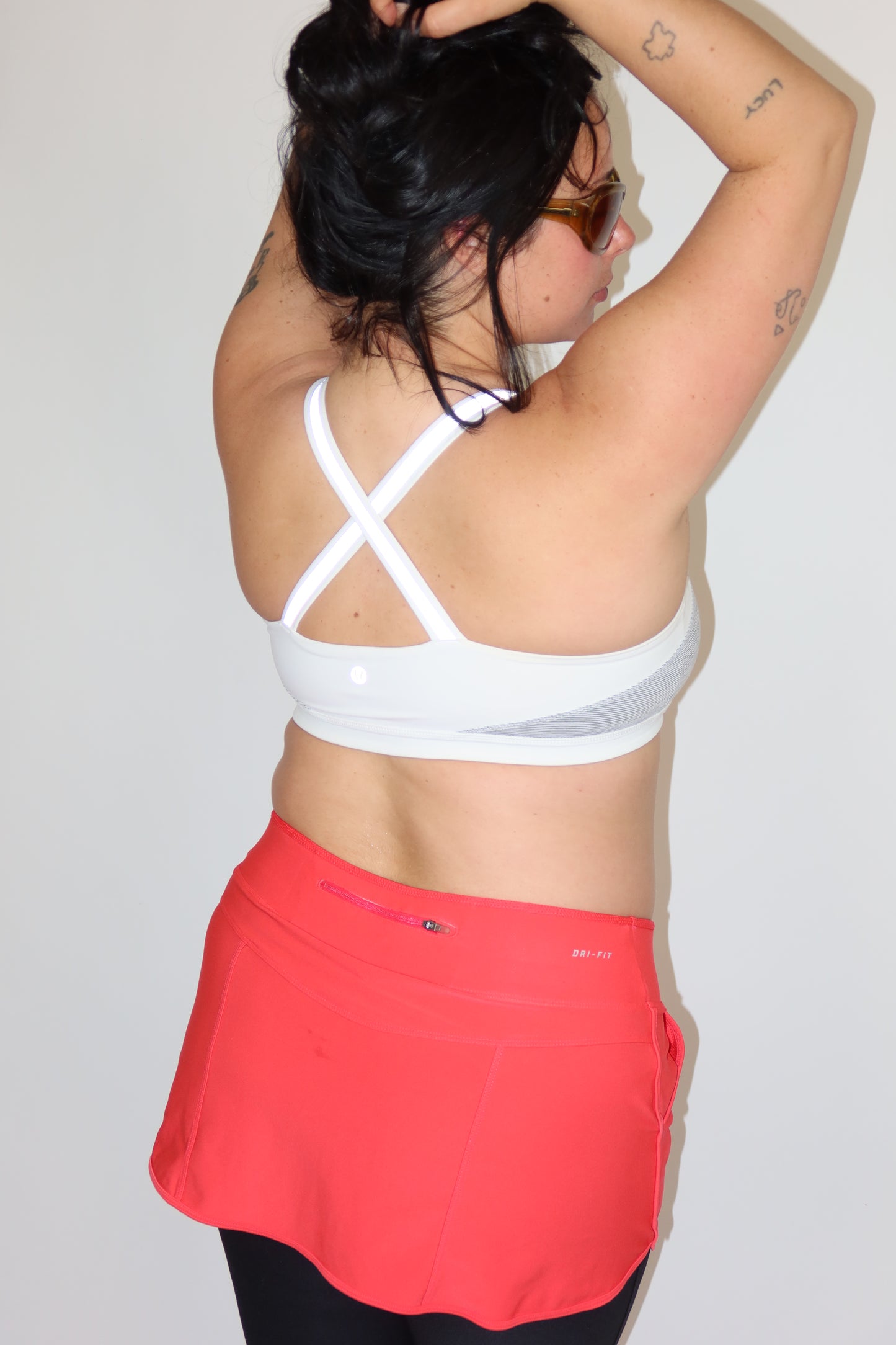 lululemon grey and white bra