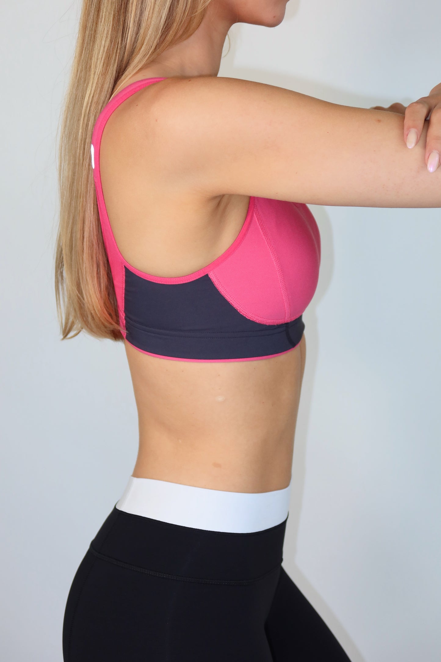 nike pink sports bra
